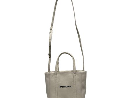 BALENCIAGA Tote Bag O S Cotton CRM Everyday Canvas Tote For Sale